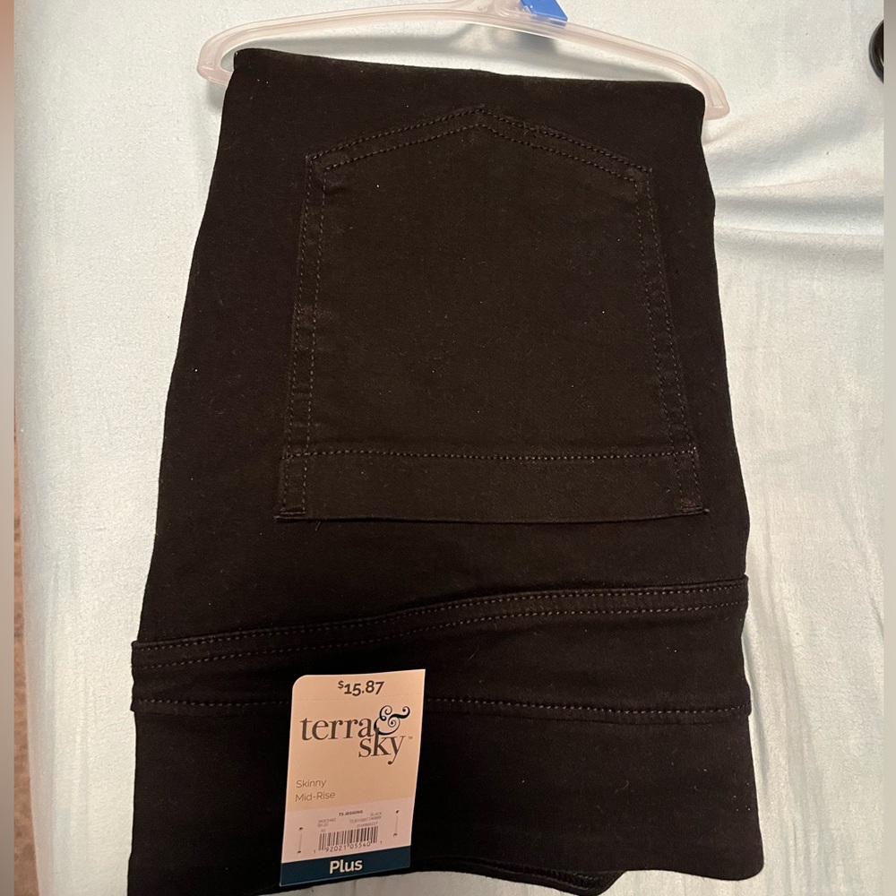 Terra & Sky Black Mid-Rise Jeggings - NWT